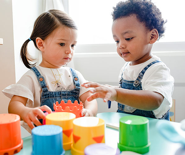 toddlers-playing