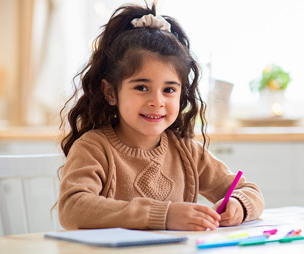 young-girl-drawing